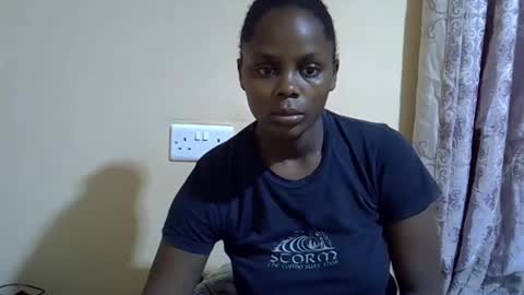 lyn_anna online show from 10/27/25, 05:11