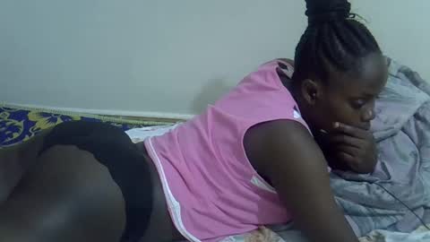 lyn_anna online show from 05/18/26, 10:48