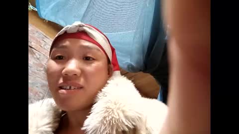 Snapshot of lyn_eva chatting on 02/12/26, 12:44 lyn_eva online show from 02/12/26, 12:44