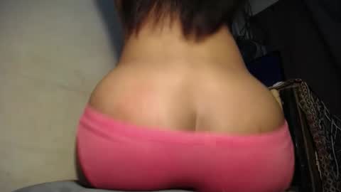 Snapshot of lyn_vegas chatting on 12/17/25, 12:05 lyn vegas online show from 12/17/25, 12:05