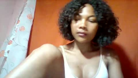 lyndah19 online show from 11/27/25, 11:29