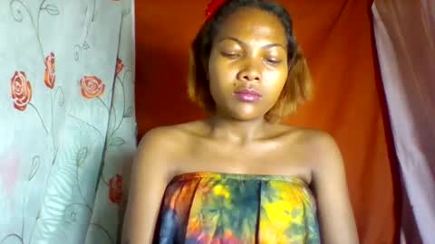 Snapshot of lyndah19 chatting on 01/18/26, 08:01 lyndah19 online show from 01/18/26, 08:01