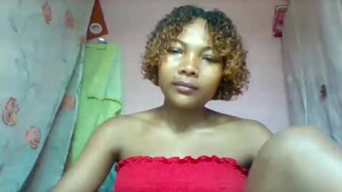 Snapshot of lyndah19 chatting on 02/04/26, 05:30 lyndah19 online show from 02/04/26, 05:30