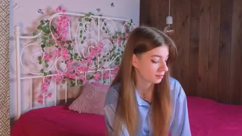 Snapshot of lyndsaymcghan chatting on 10/07/25, 07:11 Nancy online show from 10/07/25, 07:11