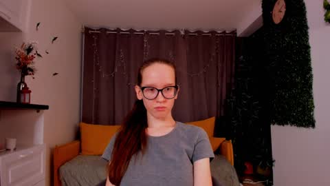 Snapshot of lynettebails chatting on 01/25/25, 07:18 Sara online show from 01/25/25, 07:18