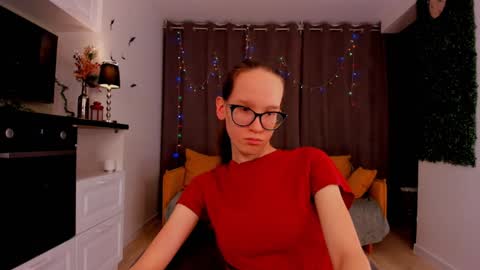 Snapshot of lynettebails chatting on 02/02/25, 11:00 Sara online show from 02/02/25, 11:00