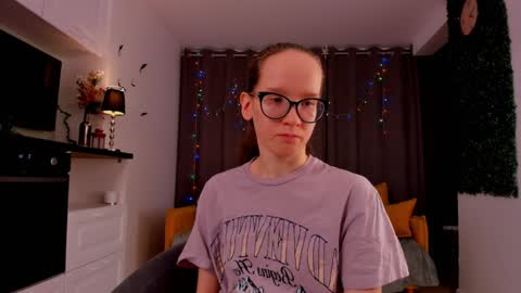 Snapshot of lynettebails chatting on 02/03/25, 04:41 Sara online show from 02/03/25, 04:41