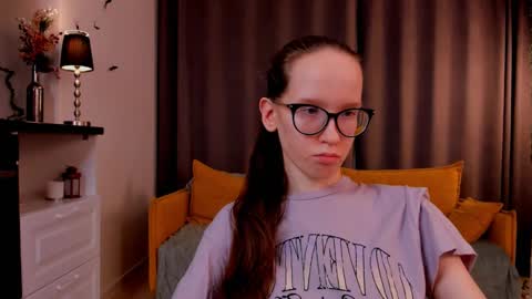 Snapshot of lynettebails chatting on 02/20/25, 07:30 Sara online show from 02/20/25, 07:30