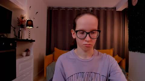 Snapshot of lynettebails chatting on 02/21/25, 01:44 Sara online show from 02/21/25, 01:44