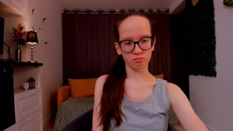 Snapshot of lynettebails chatting on 02/27/25, 04:10 Sara online show from 02/27/25, 04:10