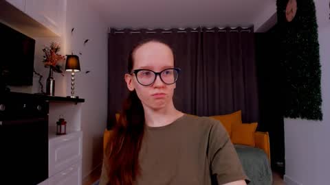 Snapshot of lynettebails chatting on 03/06/25, 04:17 Sara online show from 03/06/25, 04:17