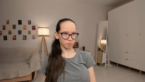 Snapshot of lynettebails chatting on 03/09/25, 04:11 Sara online show from 03/09/25, 04:11