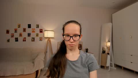 Snapshot of lynettebails chatting on 03/09/25, 07:15 Sara online show from 03/09/25, 07:15