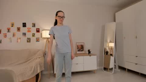 Snapshot of lynettebails chatting on 03/12/25, 10:17 Sara online show from 03/12/25, 10:17