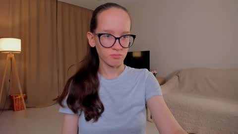 Snapshot of lynettebails chatting on 10/04/25, 04:16 Sara online show from 10/04/25, 04:16