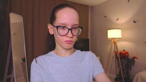 Snapshot of lynettebails chatting on 12/03/25, 04:16 Sara online show from 12/03/25, 04:16