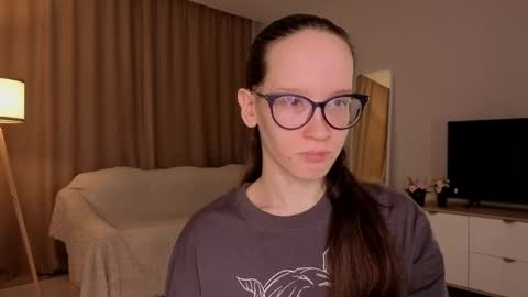 Sara online show from 04/11/26, 04:11