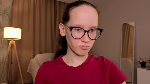 Sara online show from 04/18/26, 04:11