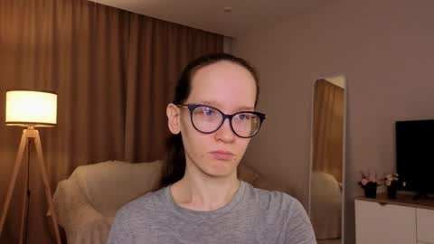 Sara online show from 04/21/26, 04:12