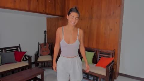  LYNN  online show from 11/18/25, 04:50