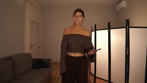  LYNN  online show from 01/07/26, 06:49