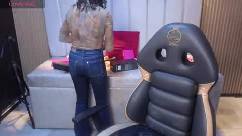 Snapshot of lynn_turner_ chatting on 07/20/26, 01:02 lynn_turner_ online show from 07/20/26, 01:02