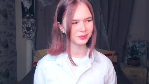 Cozy Lynns room online show from 11/18/25, 08:19