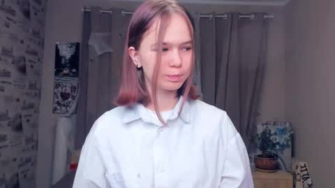 Cozy Lynns room online show from 11/20/25, 05:29