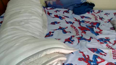 lyenne online show from 11/17/25, 10:21