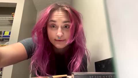 Lynn  online show from 12/18/25, 01:33