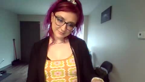 Lynn  online show from 03/11/26, 04:24