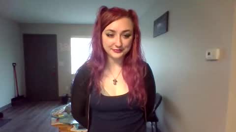 Lynn  online show from 03/28/26, 06:40