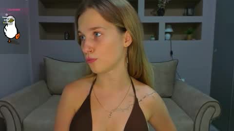 Snapshot of lynntiny chatting on 09/14/25, 04:39 Lynn online show from 09/14/25, 04:39