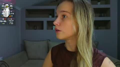 Snapshot of lynntiny chatting on 10/14/25, 05:25 Lynn online show from 10/14/25, 05:25