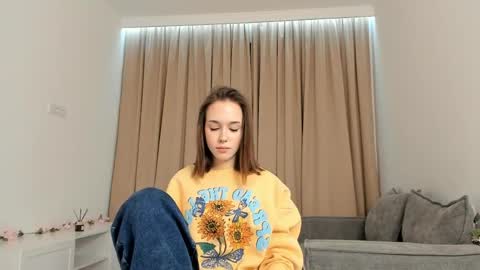 Snapshot of lynseyolstad chatting on 04/06/26, 05:36 Lynsey online show from 04/06/26, 05:36