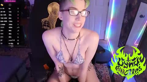 Snapshot of lynxanarres chatting on 10/01/25, 02:28 Lynx Anarres online show from 10/01/25, 02:28