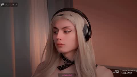 Lyodass online show from 04/19/26, 02:22