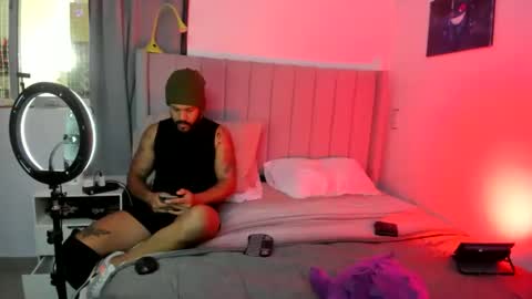 Lyon Dark online show from 01/06/26, 06:44