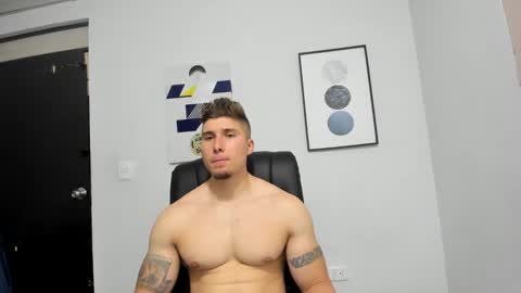 Snapshot of lyonel15 chatting on 12/27/24, 06:31 Lyonel online show from 12/27/24, 06:31