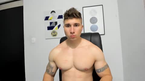 Snapshot of lyonel15 chatting on 03/11/25, 12:11 Lyonel online show from 03/11/25, 12:11