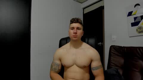 Snapshot of lyonel15 chatting on 10/28/25, 05:26 Lyonel online show from 10/28/25, 05:26