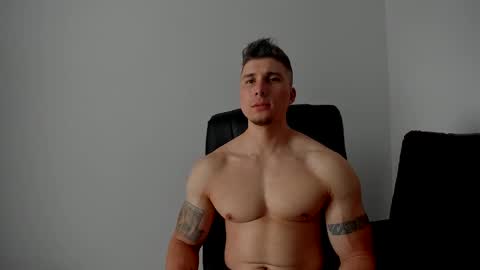 Snapshot of lyonel15 chatting on 11/23/25, 06:08 Lyonel online show from 11/23/25, 06:08