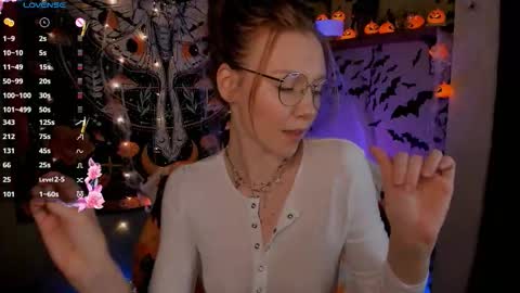 Lyra online show from 10/25/25, 10:34