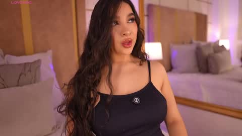 Snapshot of lyrabellini chatting on 05/26/26, 10:55 online show from 05/26/26, 10:55