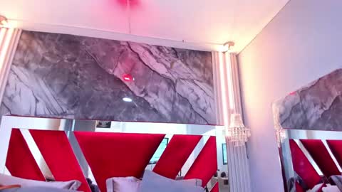 Lysa  online show from 04/25/26, 01:41