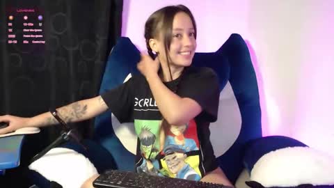 Snapshot of lyshana chatting on 01/16/26, 12:42 lyshana online show from 01/16/26, 12:42