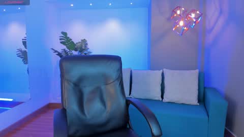 Lyssa  Everyday From 0700 to 1630 Col Time online show from 02/12/25, 02:54