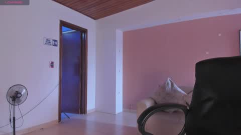 Lyssa  Everyday From 0700 to 1630 Col Time online show from 02/15/25, 04:45