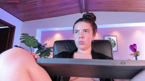 Lyssa  Everyday From 0700 to 1630 Col Time online show from 02/25/25, 06:42