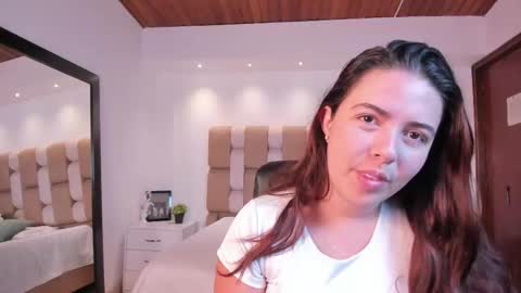 Lyssa  Everyday From 0700 to 1630 Col Time online show from 10/08/25, 12:25